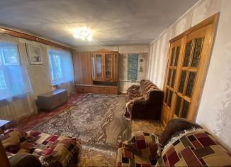 Продается 4-комнатная квартира, 71.4 м2, поселок городского типа Грамотеино, Колмогоровская улица, 24