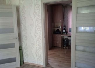 Продаю 4-ком. квартиру, 87 м2, поселок городского типа Лебяжье, улица Строителей, 7