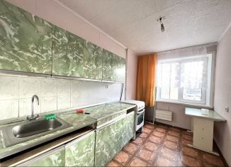 Сдается трехкомнатная квартира, 60 м2, Верхняя Пышма, улица Уральских Рабочих, 48