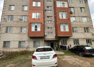 Продается трехкомнатная квартира, 87 м2, Каспийск, улица Кирова, 62