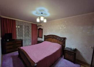 Продам 2-ком. квартиру, 50 м2, Армавир, улица Ефремова, 133