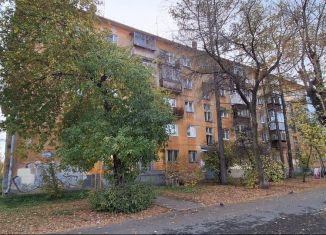 Продажа 3-комнатной квартиры, 56 м2, Екатеринбург, метро Уралмаш, улица Машиностроителей, 31