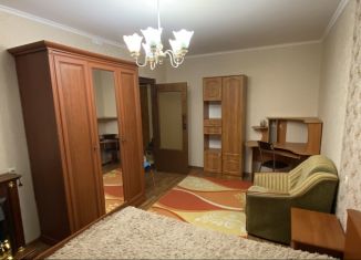 Сдам 1-ком. квартиру, 33 м2, Белгород, улица Есенина, 24