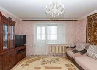 Продажа 3-ком. квартиры, 64 м2, Тобольск, 9-й микрорайон, 17