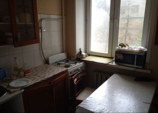 Сдаю в аренду трехкомнатную квартиру, 63 м2, Москва, улица Петра Романова, 2