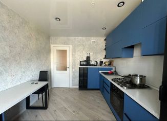 Продается 2-ком. квартира, 51.7 м2, деревня Куюки, 6-й квартал, 13, ЖК Светлый