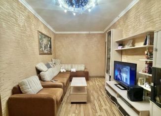 Продается 2-ком. квартира, 44 м2, Новомосковск, улица Кукунина, 2