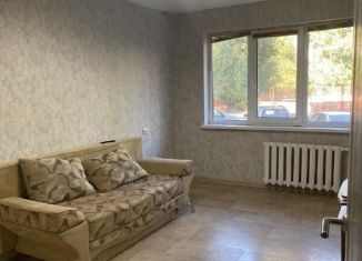 Продаю 2-ком. квартиру, 44 м2, Волгоград, Дубовская улица, 18