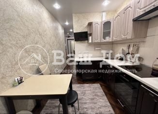 Продам двухкомнатную квартиру, 56 м2, Североморск, улица Адмирала Чабаненко, 5