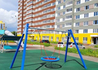 Продам 3-комнатную квартиру, 80 м2, Оренбург, улица Юркина, 8, ЖК Осенний Лист