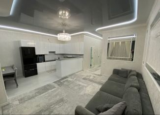 Сдам в аренду 2-ком. квартиру, 54 м2, Грозный, улица Сайханова, 105Б