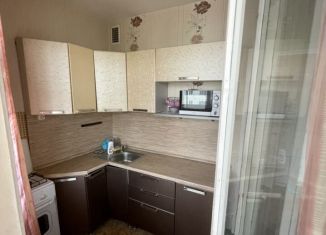 Сдам в аренду 1-комнатную квартиру, 30 м2, Великий Новгород, улица Кочетова, 10к3