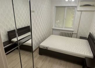 Сдаю в аренду 3-ком. квартиру, 60 м2, Феодосия, улица Куйбышева, 13