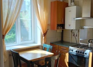 Сдаю в аренду 3-ком. квартиру, 68 м2, Вольск, улица Токина, 3