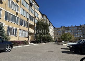 Продается 2-комнатная квартира, 72 м2, Ессентуки, улица Шмидта, 72