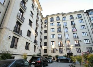 Продам 3-комнатную квартиру, 106 м2, Нальчик, улица Чернышевского, 203А, район Хладокомбинат