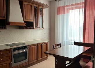 Сдам в аренду 4-ком. квартиру, 148.9 м2, Свердловская область, Гурзуфская улица, 16
