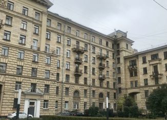 Продам двухкомнатную квартиру, 56.7 м2, Санкт-Петербург, Суворовский проспект, 61, метро Чернышевская