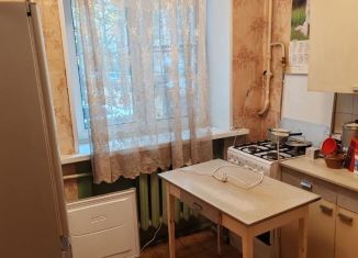 Сдаю в аренду 2-ком. квартиру, 42 м2, Москва, улица Приорова, 16к1