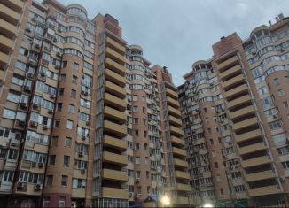 Продам 2-ком. квартиру, 135 м2, Краснодар, улица Атарбекова, 5, Прикубанский округ