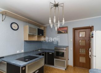 Продается трехкомнатная квартира, 85.8 м2, Тюмень, улица Моторостроителей, 14, Восточный округ