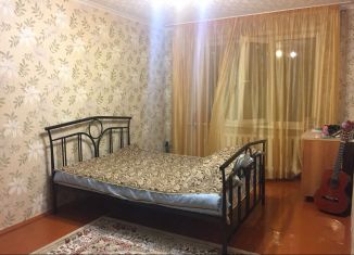 Сдам 3-ком. квартиру, 60 м2, Оренбург, Туркестанская улица, 19