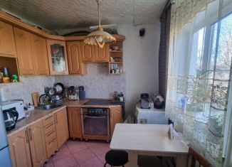 Продается 3-ком. квартира, 60 м2, Усолье-Сибирское, проспект Красных Партизан, 48