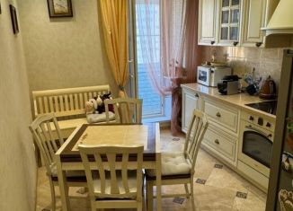 Продаю трехкомнатную квартиру, 90 м2, Москва, Синявинская улица, 11к4, Молжаниновский район