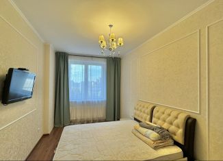 Сдаю 2-ком. квартиру, 65 м2, Казань, Вербная улица, 1А