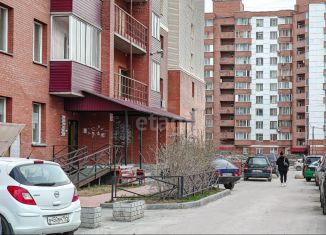 Продается 1-ком. квартира, 36 м2, Новосибирск, улица Бориса Богаткова, 67, метро Площадь Ленина