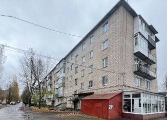 Продажа четырехкомнатной квартиры, 60 м2, Урень, Индустриальная улица, 2