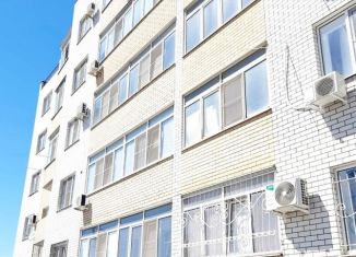 Продам 3-комнатную квартиру, 77 м2, Ростовская область, улица Чучева, 42А