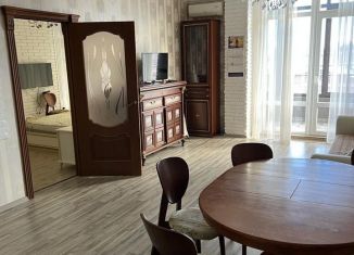 Сдаю 3-ком. квартиру, 74.7 м2, Ялта, улица Красных Партизан, 14Б