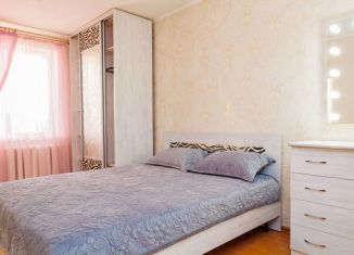 Сдается 2-комнатная квартира, 70 м2, Екатеринбург, улица Крауля, 82, метро Площадь 1905 года