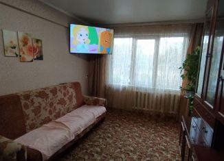 Продаю 3-ком. квартиру, 59 м2, Рубцовск, Тихвинская улица, 34