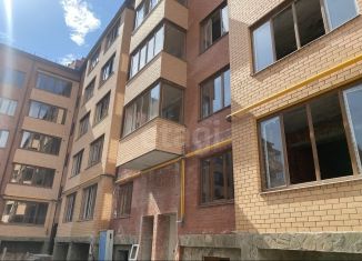 3-ком. квартира на продажу, 92 м2, Владикавказ, улица Курсантов-Кировцев, 13В