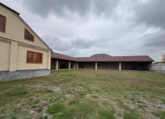 Продаю дом, 500 м2, Урус-Мартан, Столичная улица