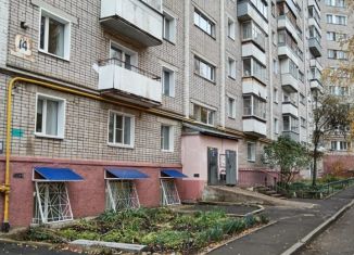 Продам 1-комнатную квартиру, 30 м2, Киров, улица Физкультурников, 14