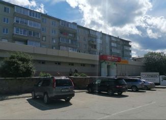 Сдаю в аренду торговую площадь, 50 м2, Саянск, Солнечный микрорайон, 4