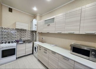 Продам 1-ком. квартиру, 35 м2, Каменск-Шахтинский, Красная улица, 35