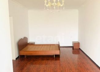 Продается 2-ком. квартира, 110 м2, Ингушетия, улица Саида Чахкиева, 39А