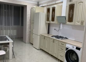 Сдается в аренду 2-комнатная квартира, 70 м2, Владикавказ, улица Хадарцева, 37