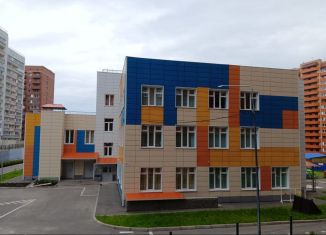 Продам трехкомнатную квартиру, 62.5 м2, Красноярск, Соколовская улица, 52