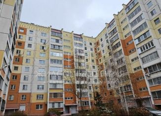 Продам 1-ком. квартиру, 52 м2, Челябинская область, улица Культуры, 95