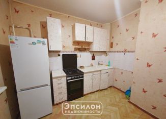 Продается двухкомнатная квартира, 50 м2, Курская область, улица Майский Бульвар, 26