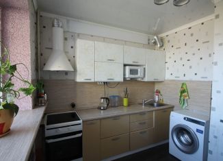 Трехкомнатная квартира в аренду, 60 м2, Омск, улица Завертяева, 9к6, Центральный округ