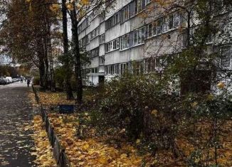 Продажа 3-комнатной квартиры, 63.6 м2, Санкт-Петербург, Парашютная улица, 12, метро Комендантский проспект