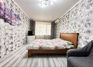 Сдам 1-комнатную квартиру, 40 м2, Армавир, улица Маркова, 327А