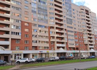 Двухкомнатная квартира на продажу, 68 м2, Санкт-Петербург, Ленская улица, 19к3, метро Ладожская