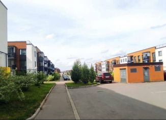 Продажа 2-ком. квартиры, 62.6 м2, деревня Красный Поселок, улица Фадеева, 9